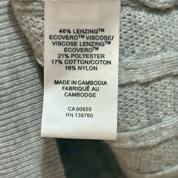 $9🎅🏼 RW&CO Lightweight Grey Knit Ruffled Drop Shoulder Short Sleeve Sweater - Picture 10 of 15